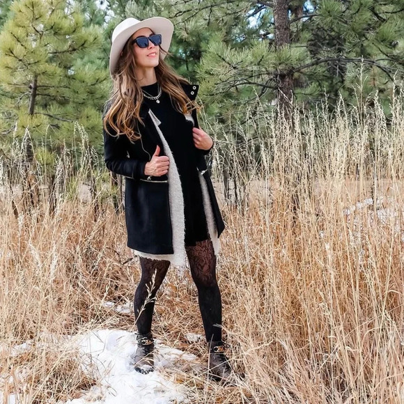 Vest - Picture 3 of 7